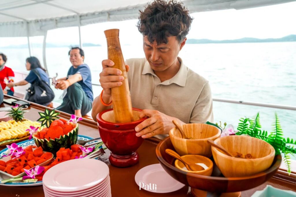 อ่าวพังงา – เจมส์ บอนด์ เรือใหญ่