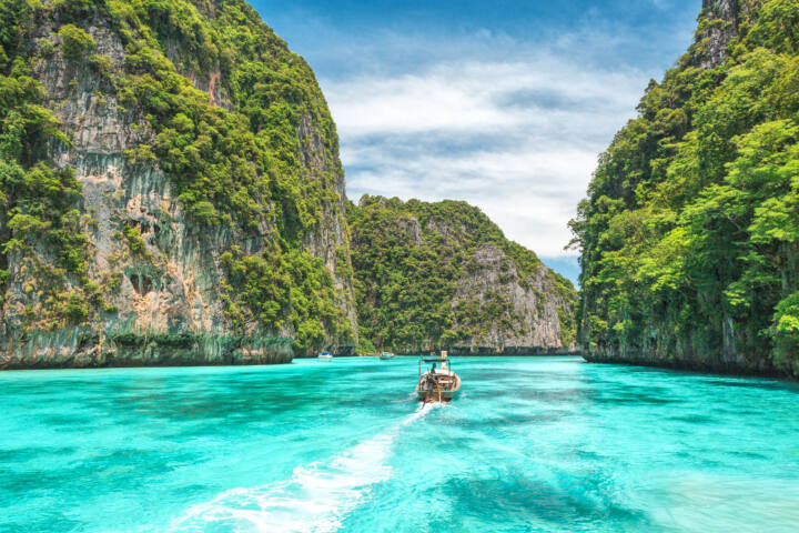 เกาะพีพี – เกาะไข่ – เกาะไม้ท่อน By Speed boat