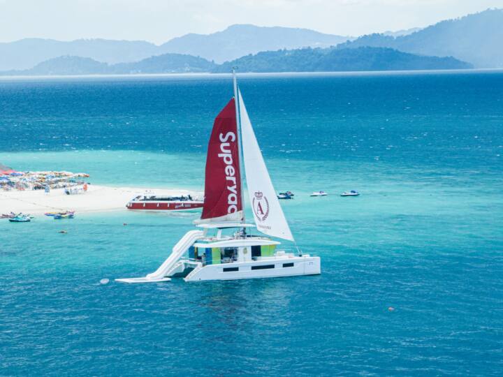 เกาะราชาใหญ่ – เกาะเฮ by Sailing Catamaran