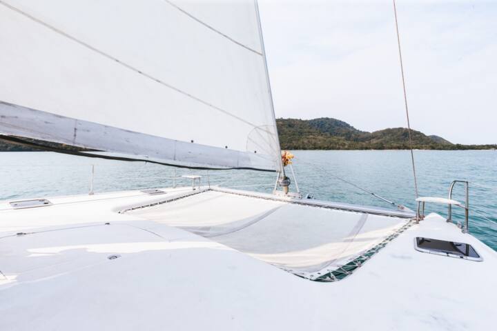 Private Sailing Catamaran – เรือใบคาตามารันเหมาลำส่วนตัว รูป 3