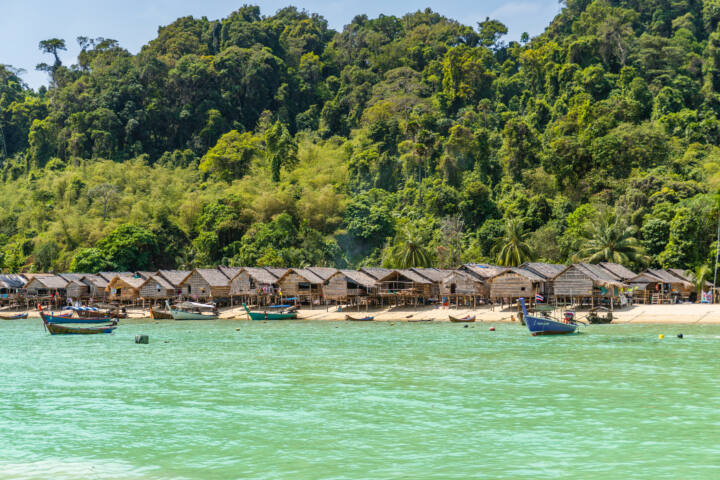 หมู่เกาะสุรินทร์ หมู่บ้านชาวมอแกน